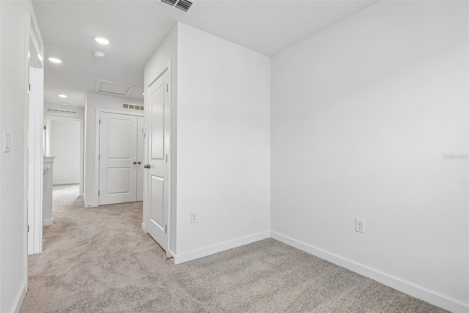 2708 Meadow Crest Dr Property Photo 22