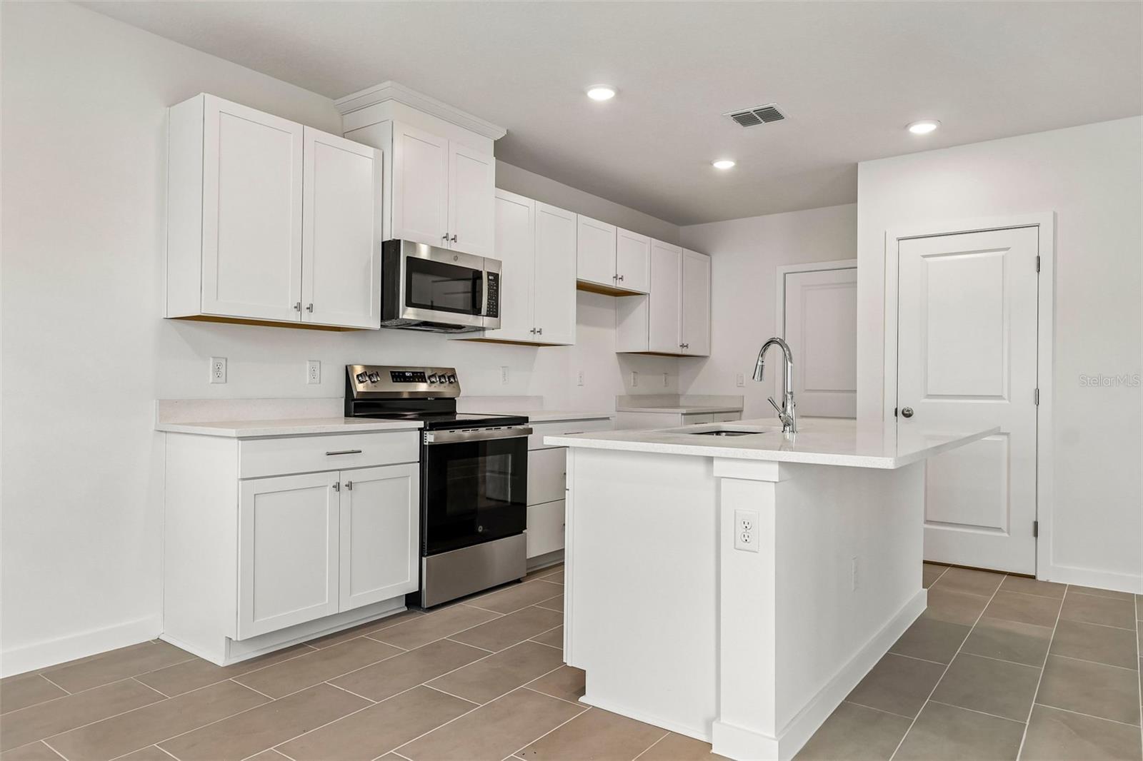 2712 Meadow Crest Dr Property Photo 10
