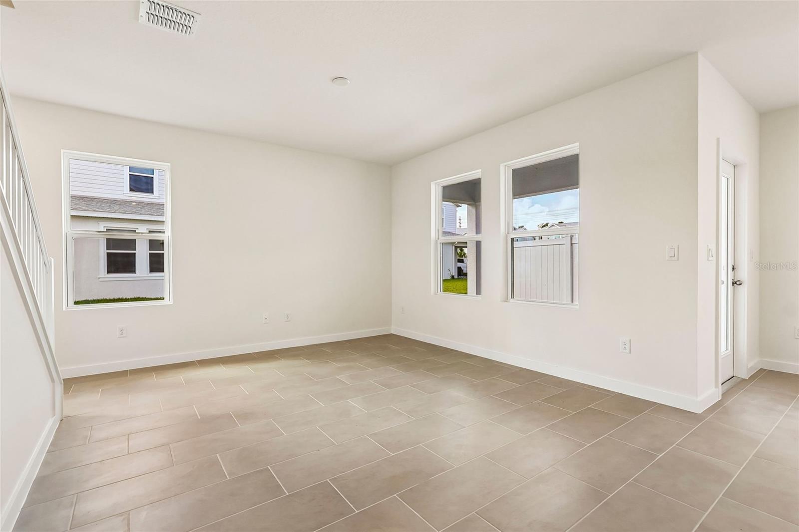 2712 Meadow Crest Dr Property Photo 15
