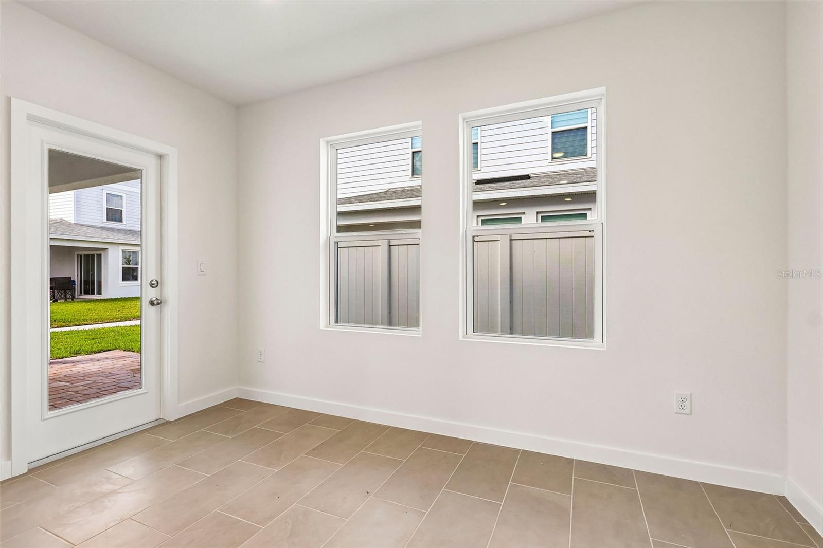 2712 Meadow Crest Dr Property Photo 17