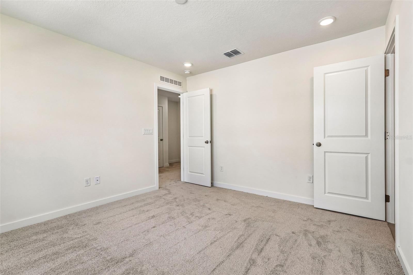 2712 Meadow Crest Dr Property Photo 22