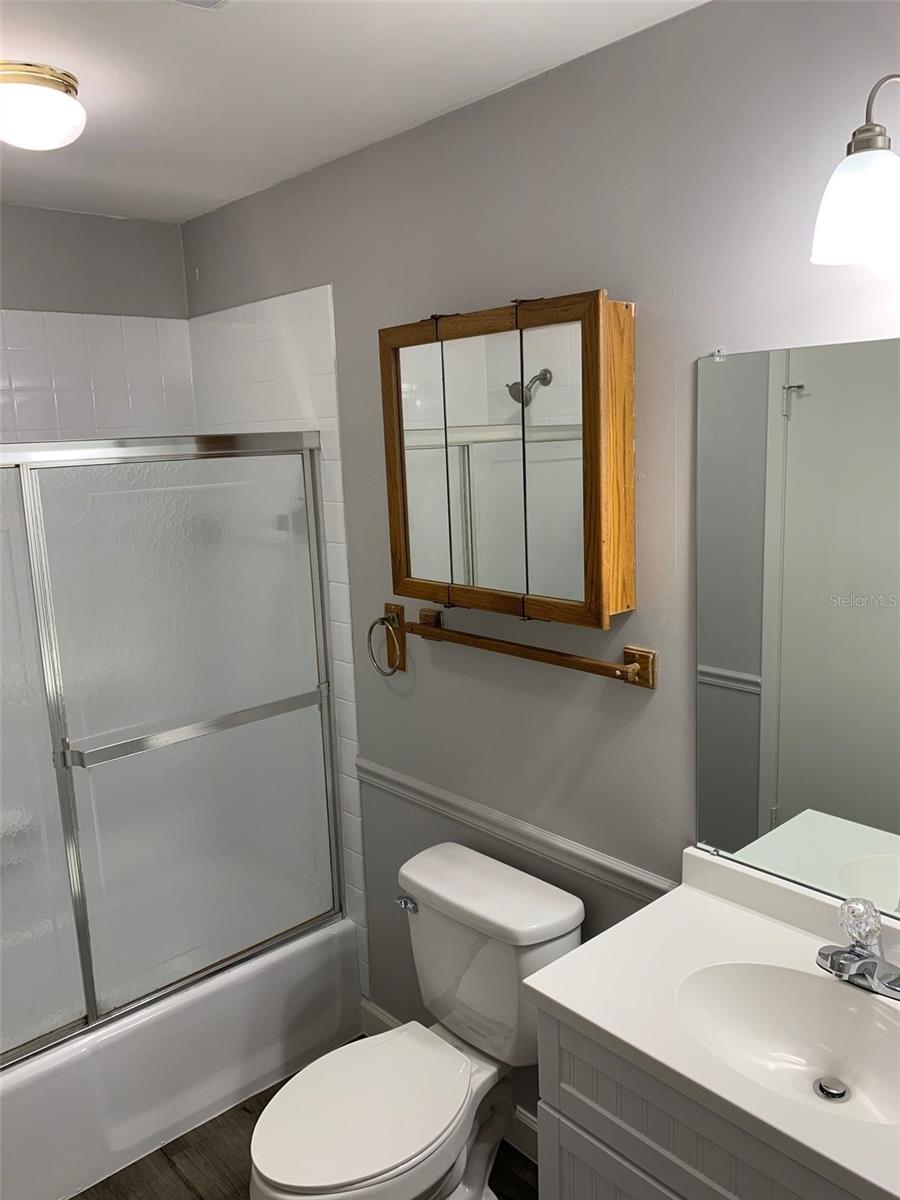 527 Hill St #a Property Photo 6