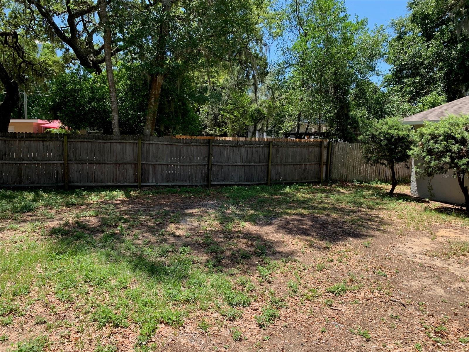 527 Hill St #a Property Photo 12