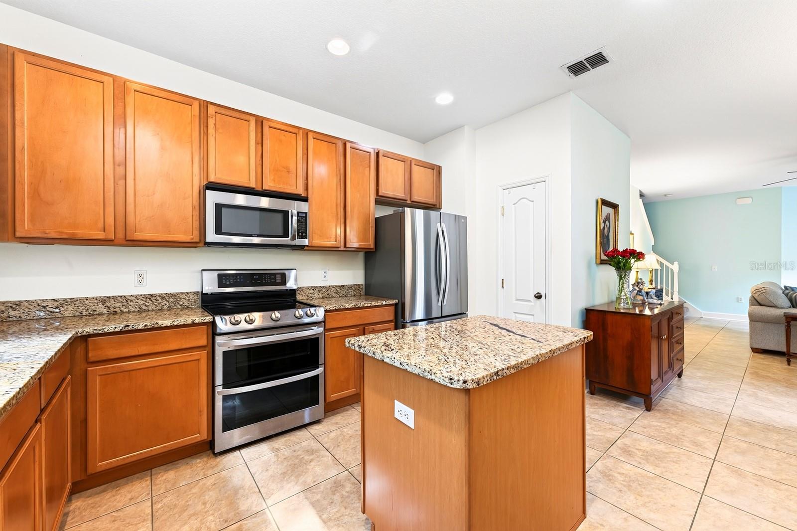 5585 Rutherford Pl Property Photo 8