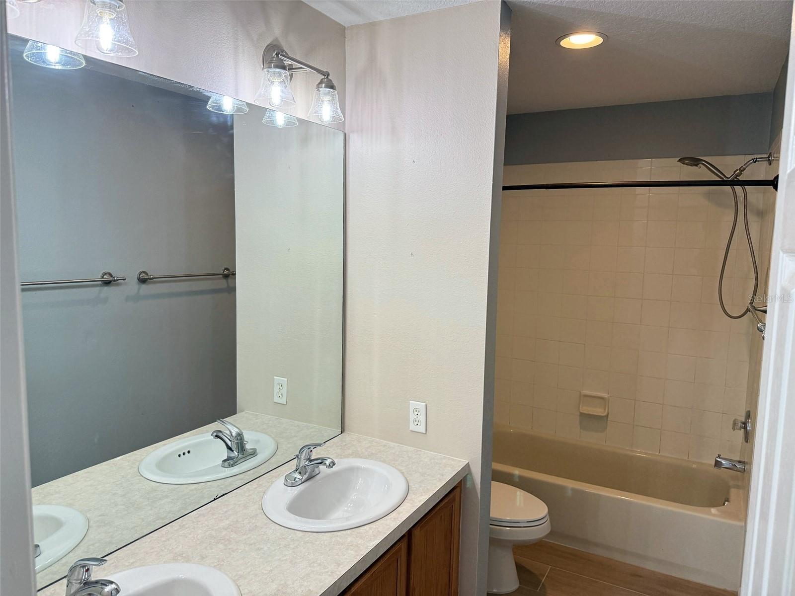 2361 Mid Pine Ct Property Photo 23