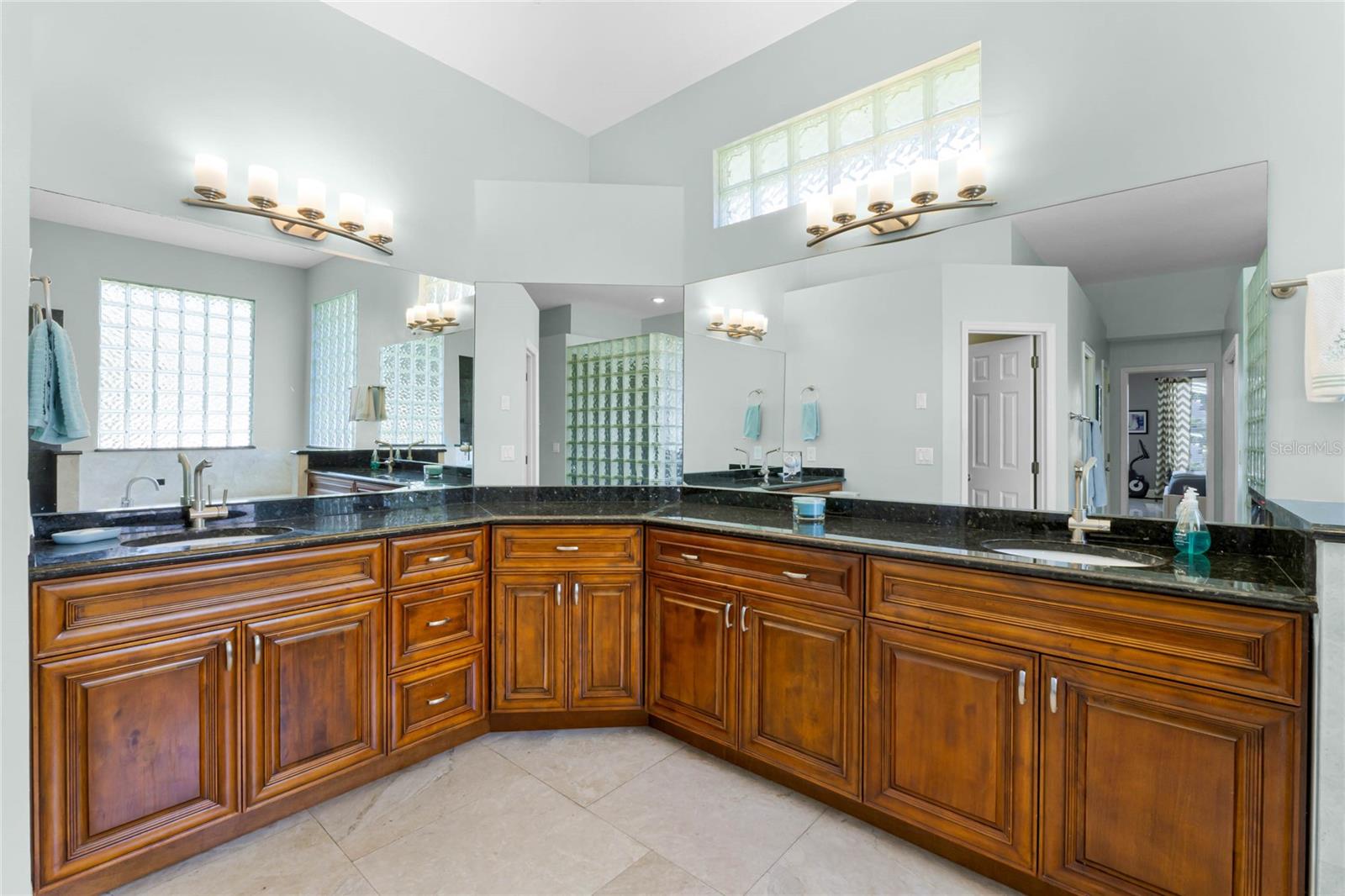 2031 Willow Lauren Ln #l Property Photo 25
