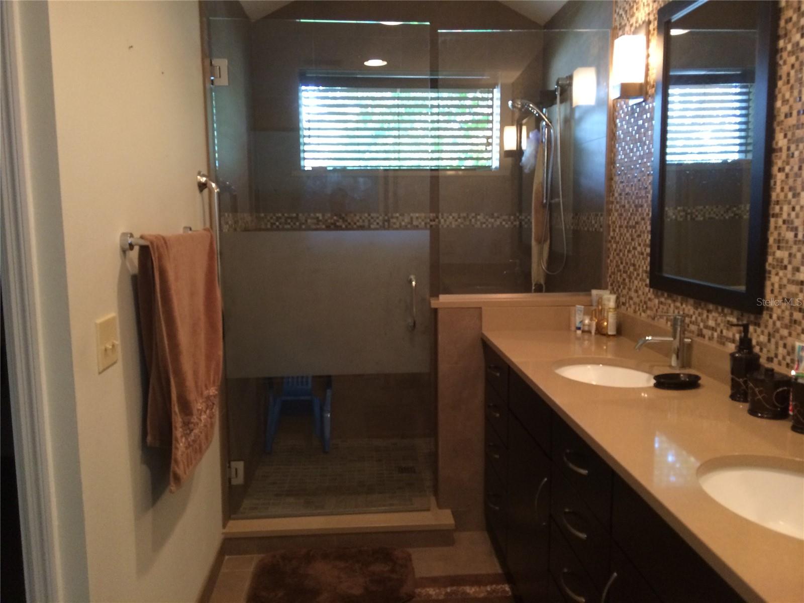 1114 Seafarer Ln Property Photo 5