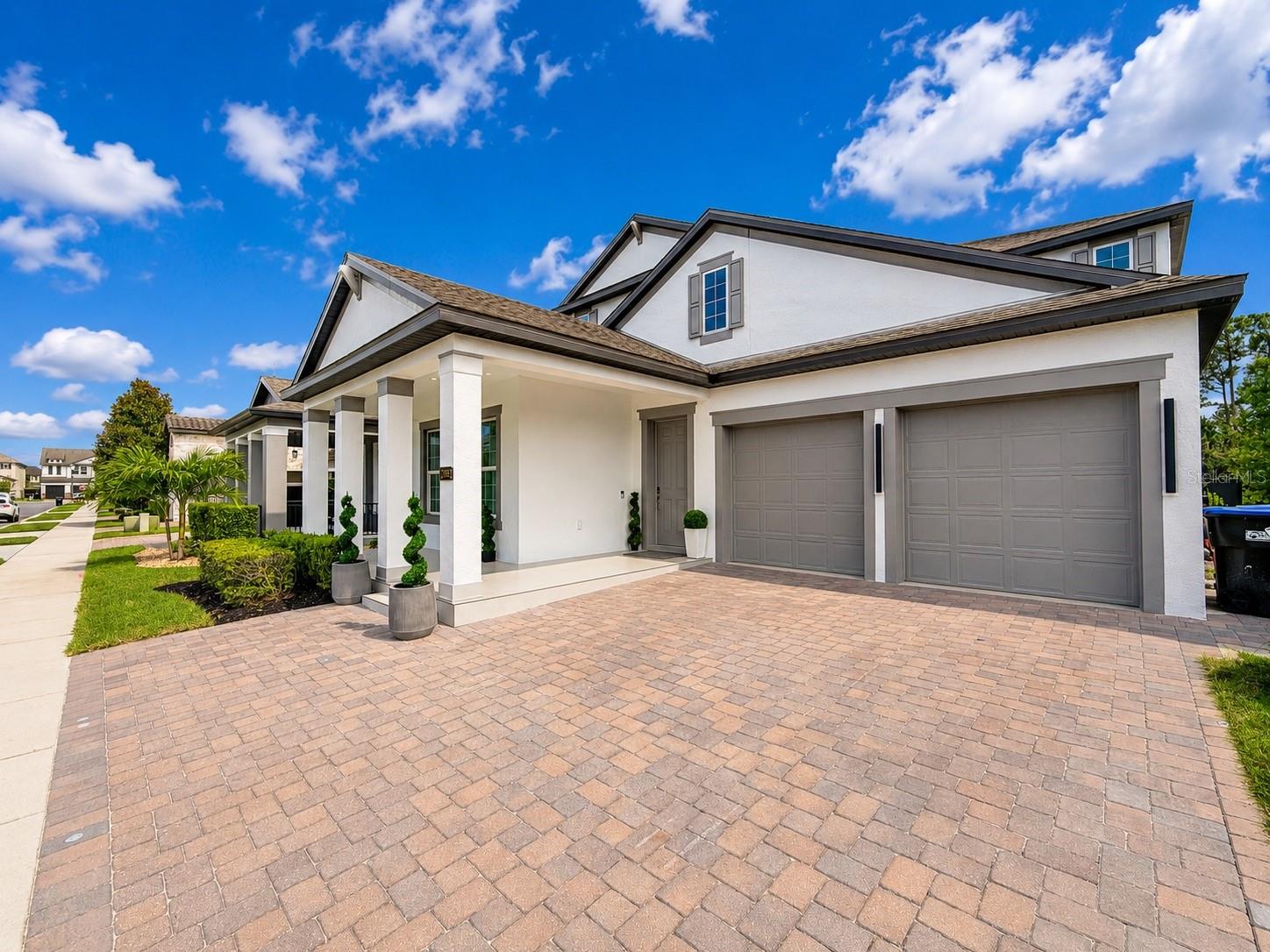 12676 Salomon Cove Dr Property Photo 2