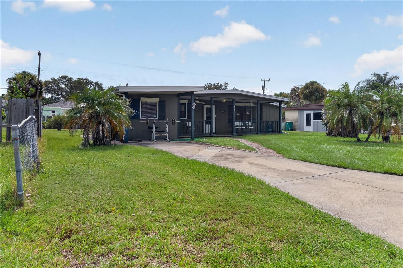 1865 Cedarwood Dr Property Photo 2