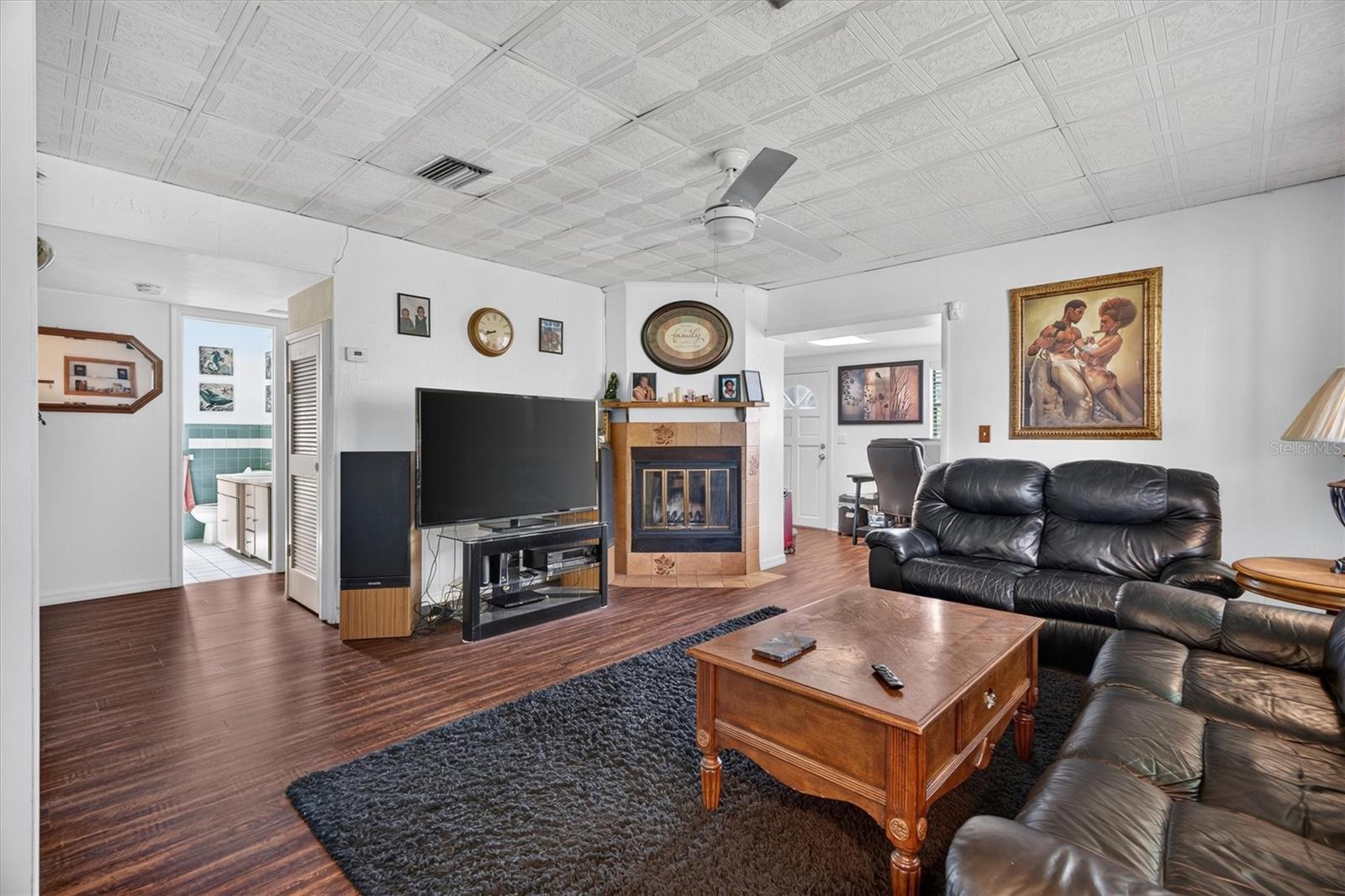 1865 Cedarwood Dr Property Photo 3