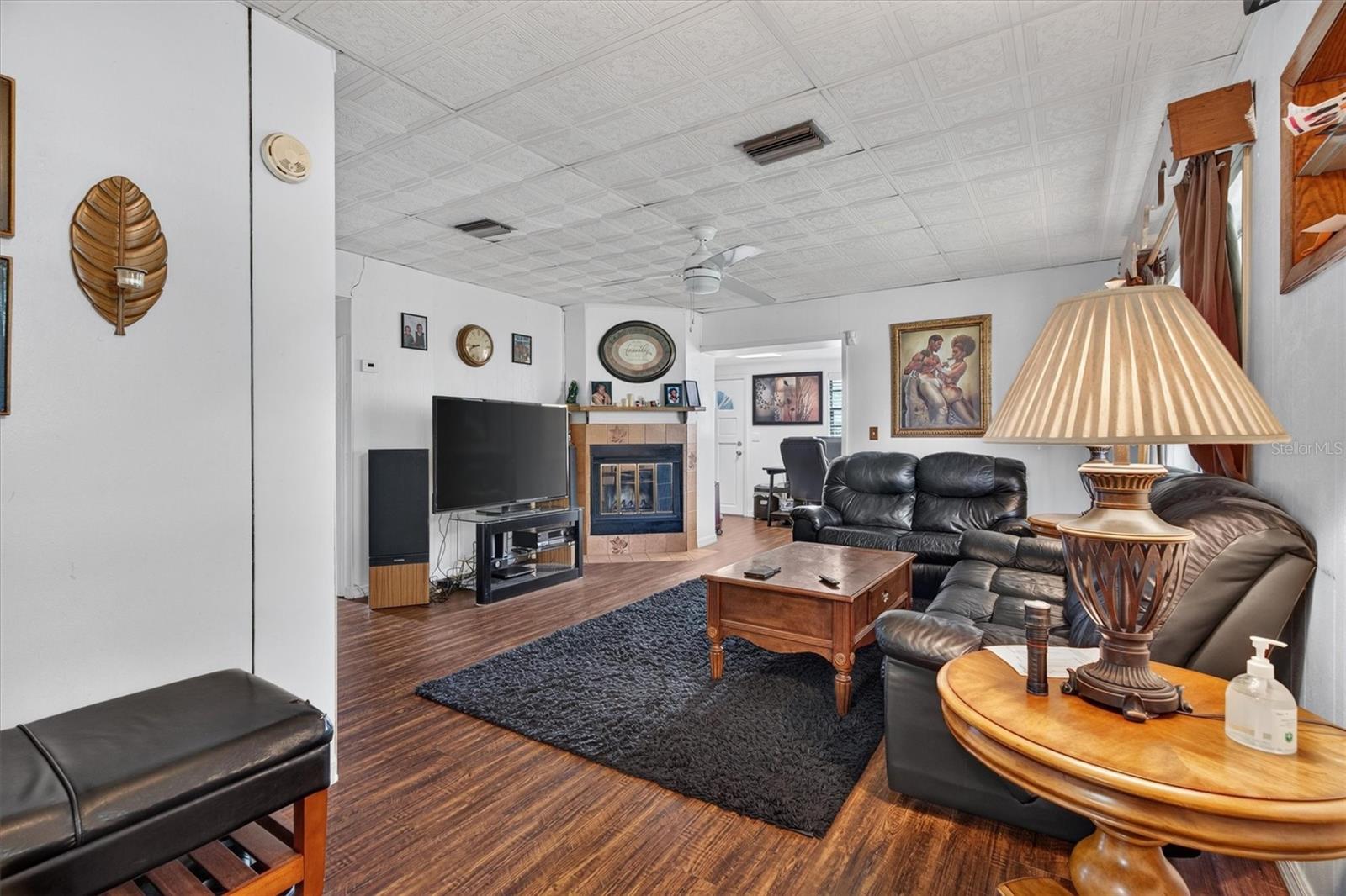 1865 Cedarwood Dr Property Photo 4