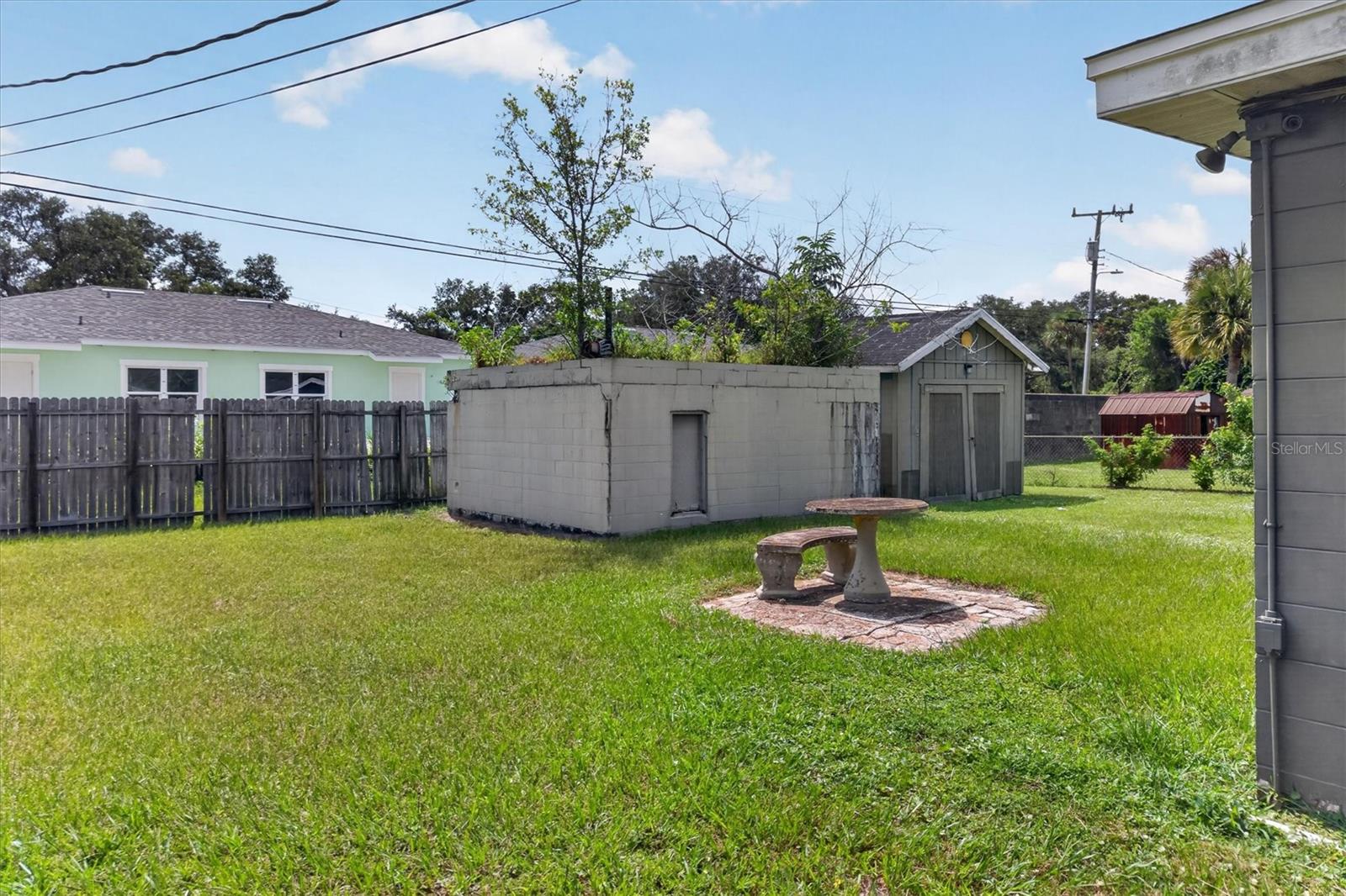 1865 Cedarwood Dr Property Photo 26