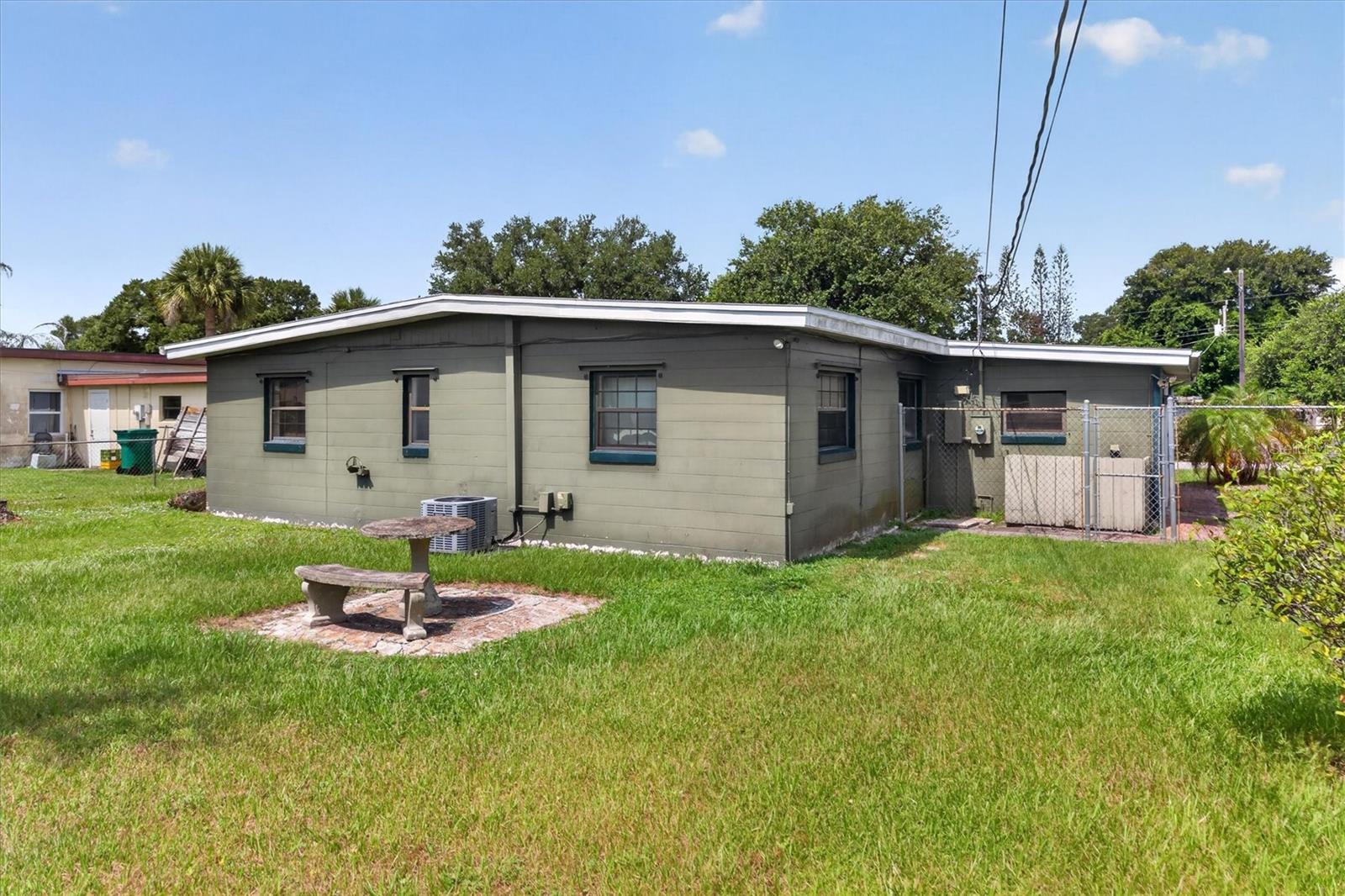 1865 Cedarwood Dr Property Photo 29