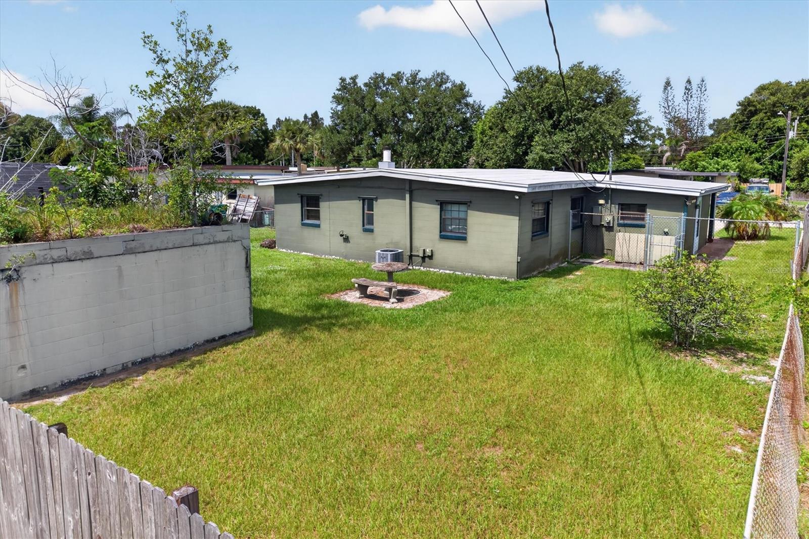 1865 Cedarwood Dr Property Photo 30