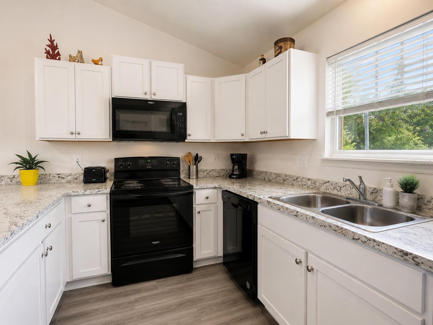 15309 Sw 52nd Cir Property Photo 6