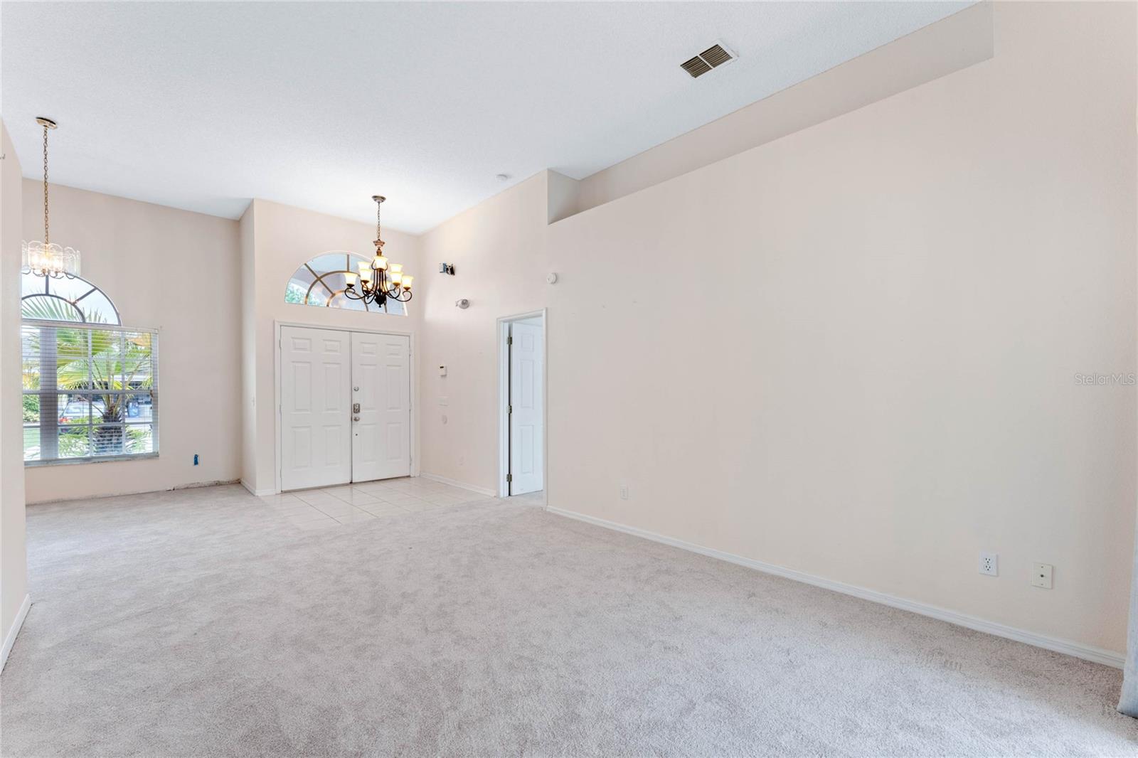 1027 Durango Loop St Property Photo 3