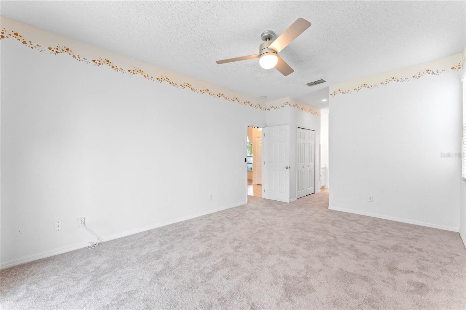 1027 Durango Loop St Property Photo 8