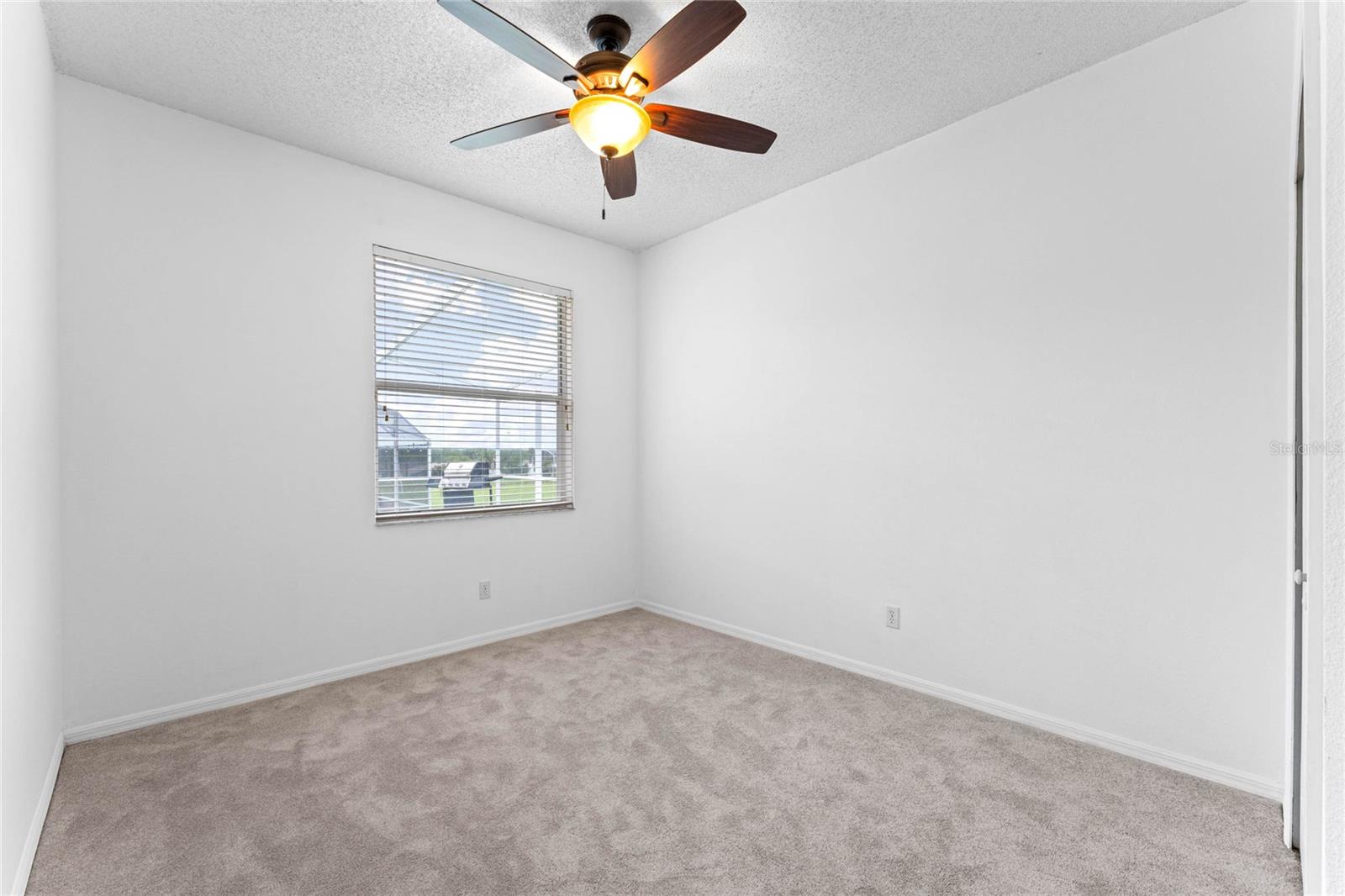 1027 Durango Loop St Property Photo 10