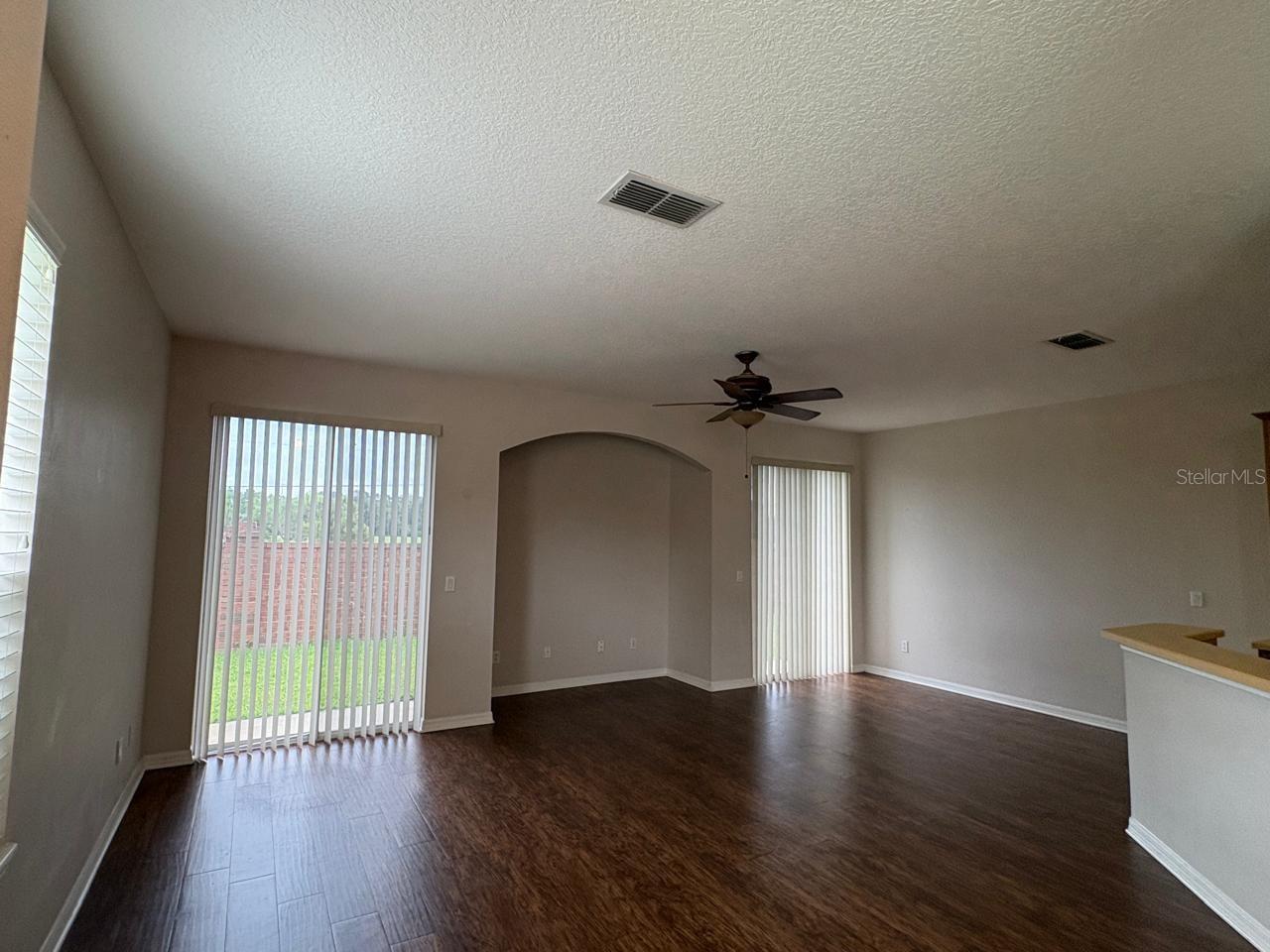 10907 Derringer Dr Property Photo 5