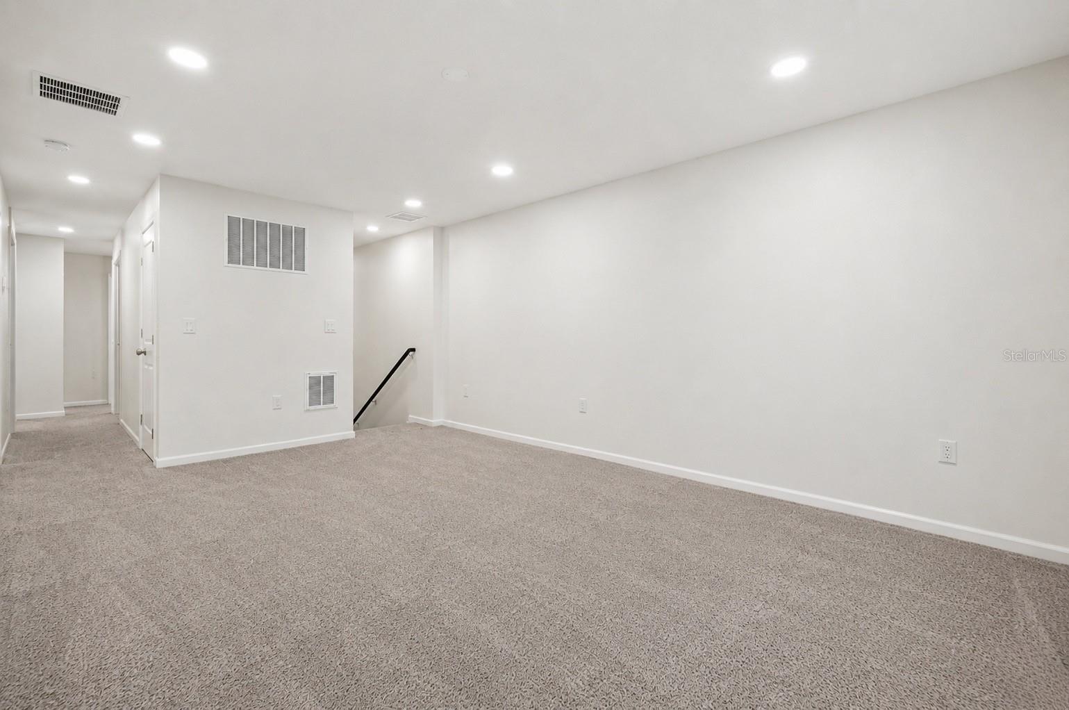 2270 Hemingway Cir Property Photo 5
