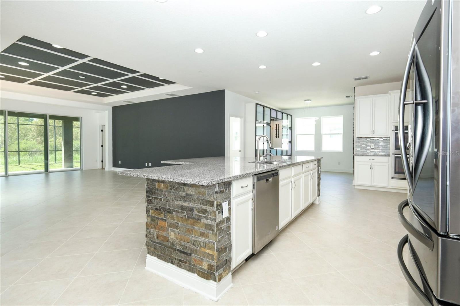 12397 Stone Bark Trl Property Photo 17