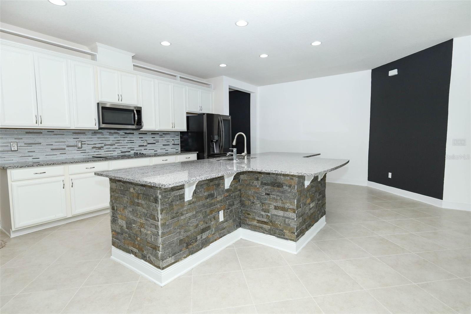 12397 Stone Bark Trl Property Photo 18