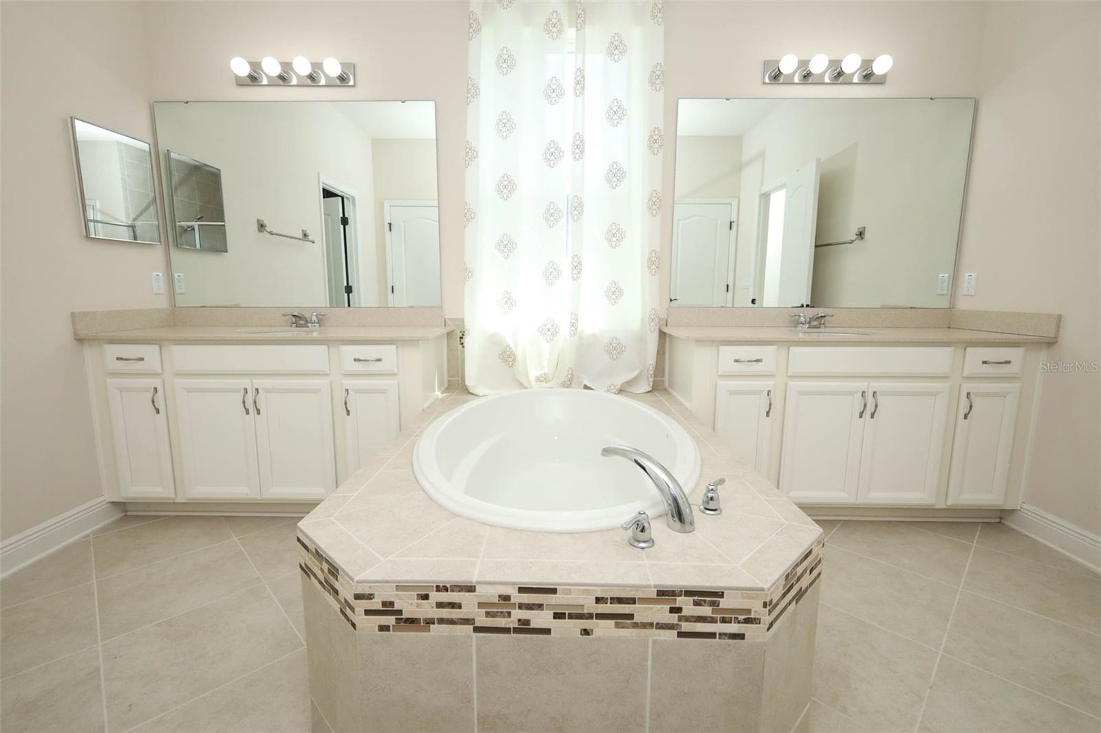 12397 Stone Bark Trl Property Photo 29