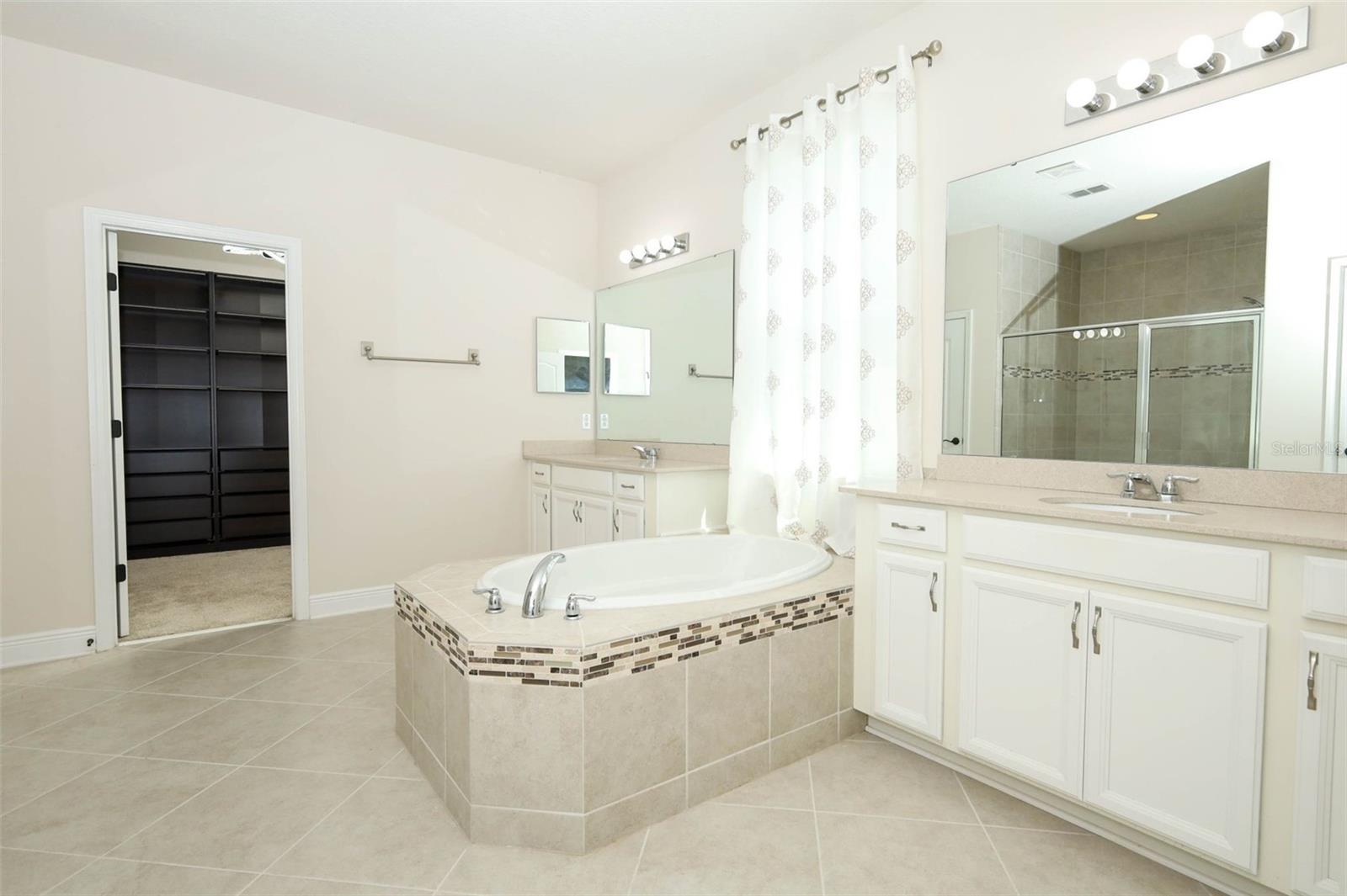 12397 Stone Bark Trl Property Photo 32