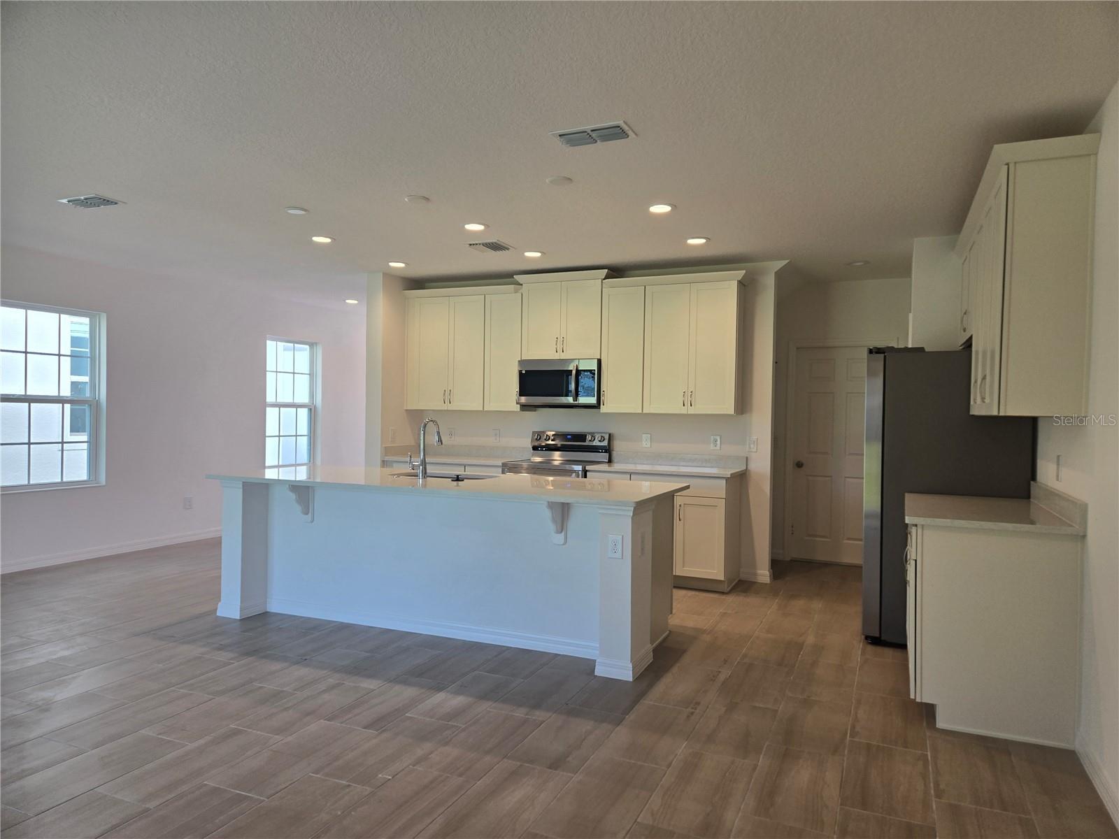 1572 Cloudy Ct Property Photo 4