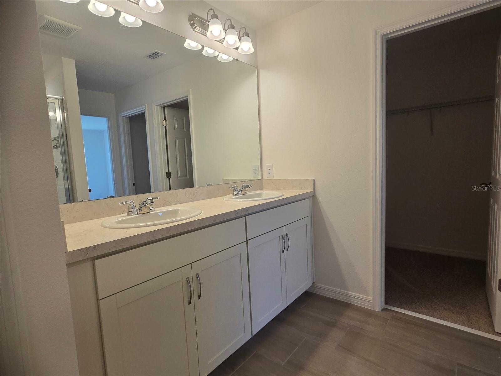 1572 Cloudy Ct Property Photo 8