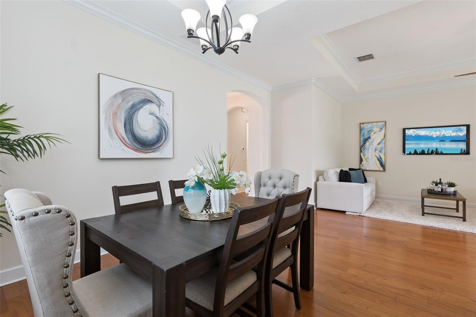 1121 Gardenshire Lane Property Photo 8