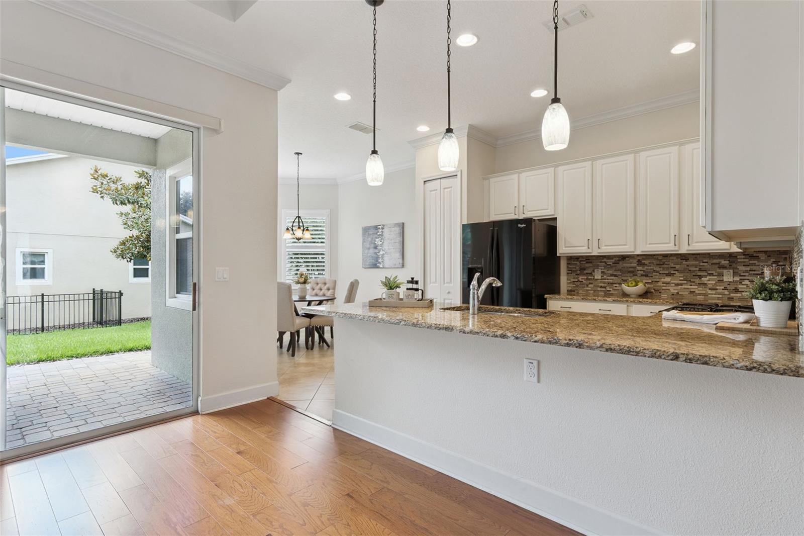 1121 Gardenshire Lane Property Photo 12