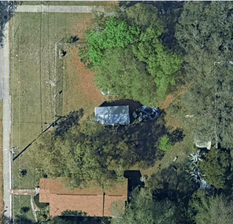 1501 E North Bay St Property Photo 1