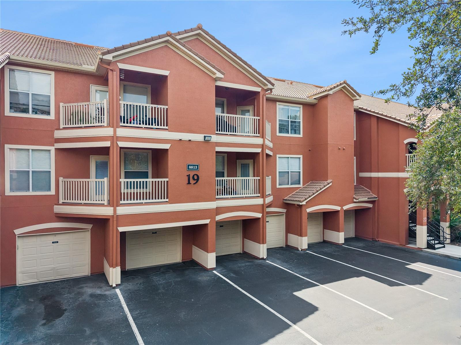 8813 Villa View Cir #308 Property Photo 4