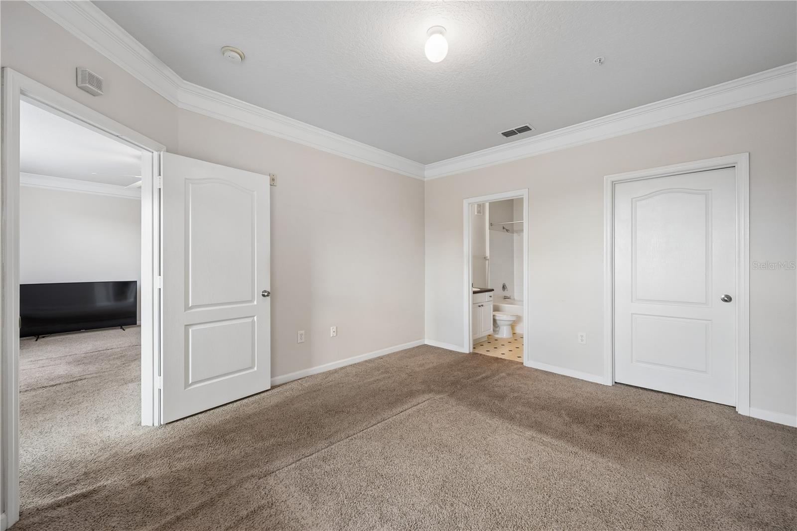 8813 Villa View Cir #308 Property Photo 17