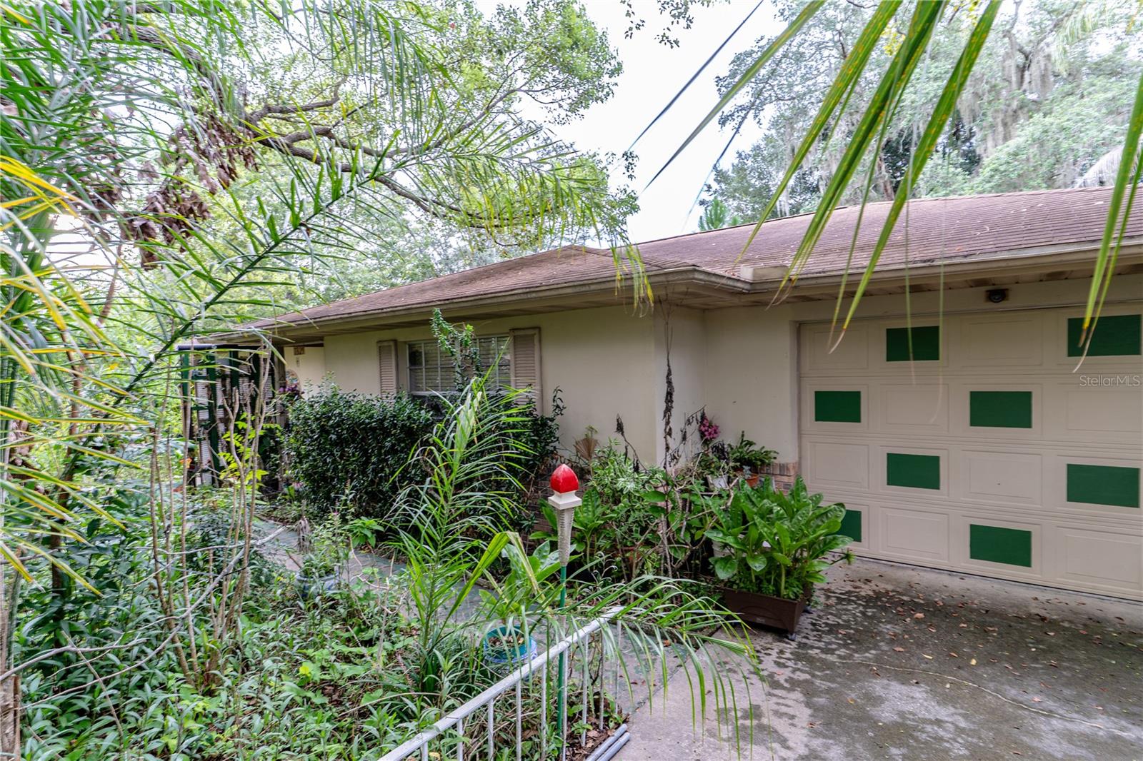 1329 Herndon Ave Property Photo 1
