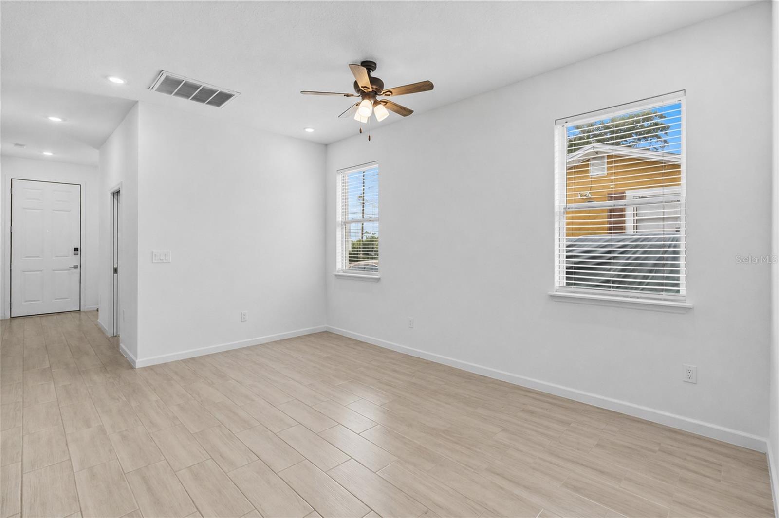 426 S Hudson St Property Photo 10