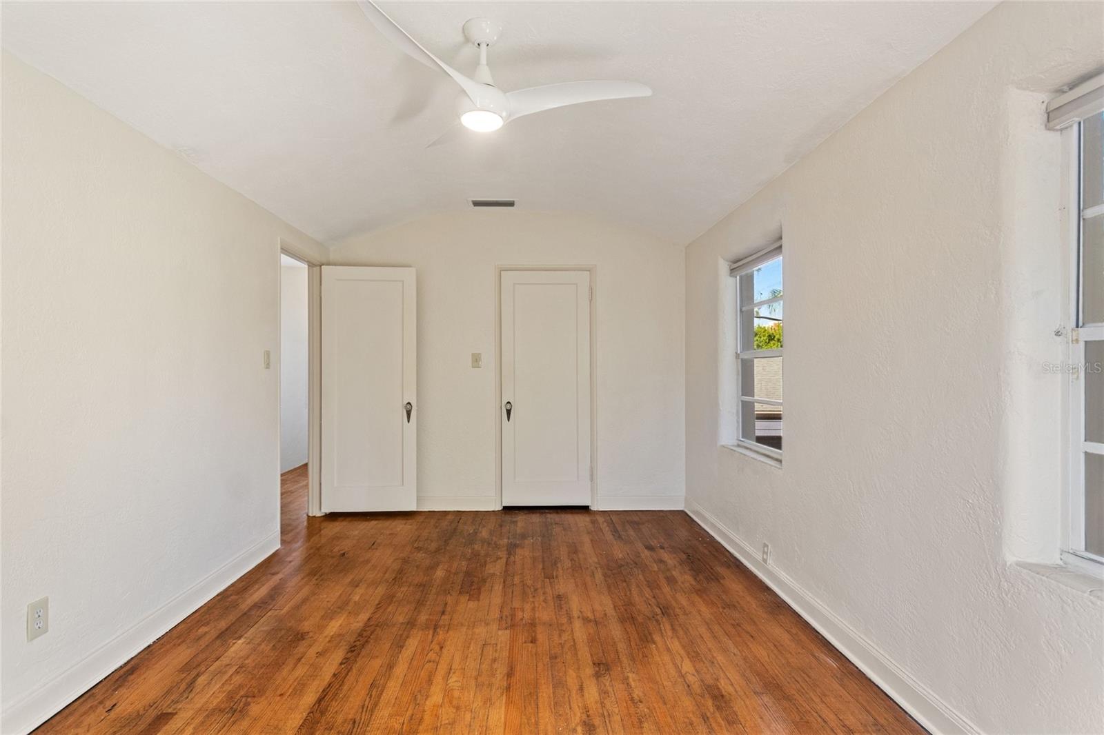 437 Richmond St Property Photo 12