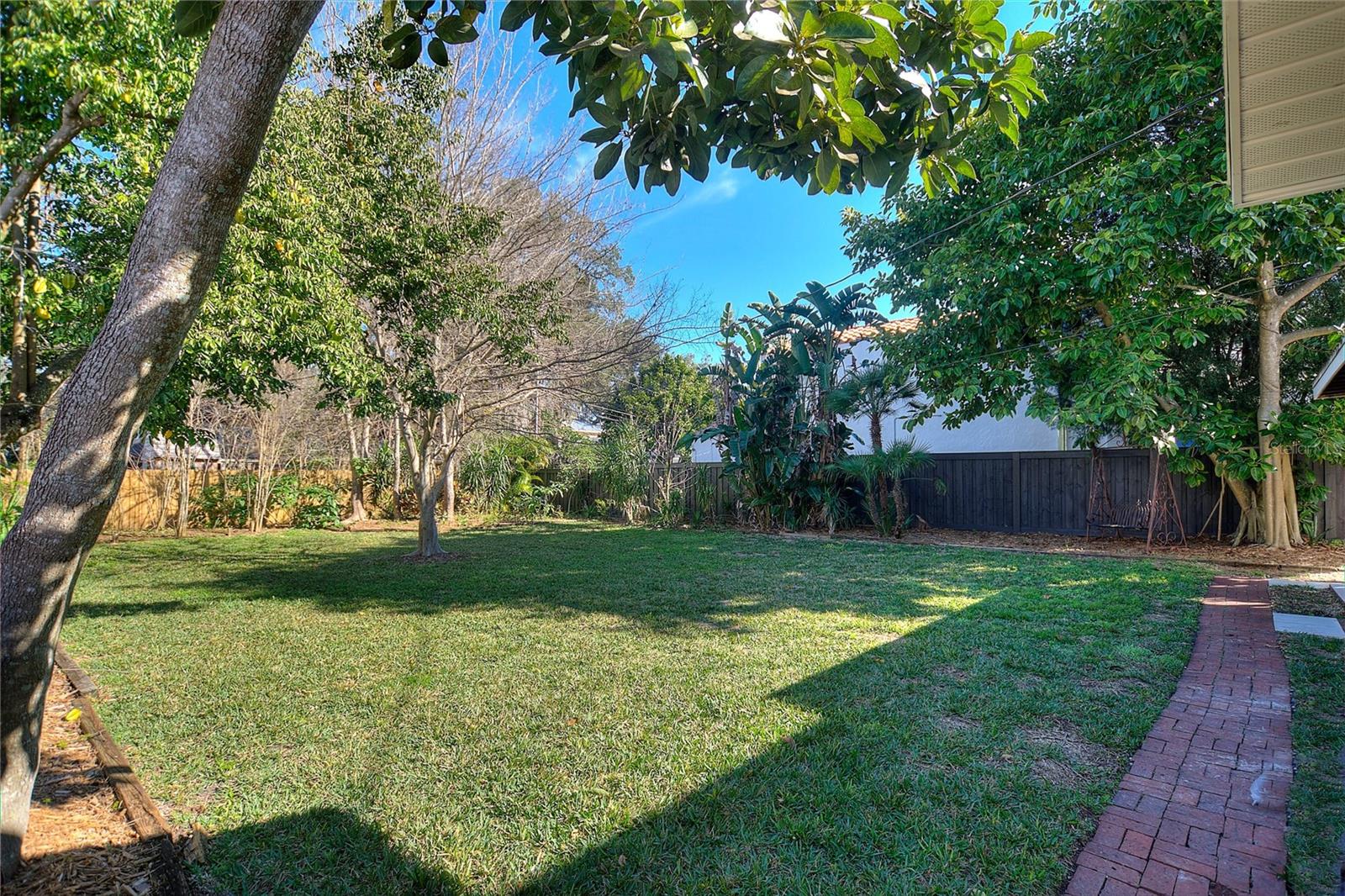 437 Richmond St Property Photo 22