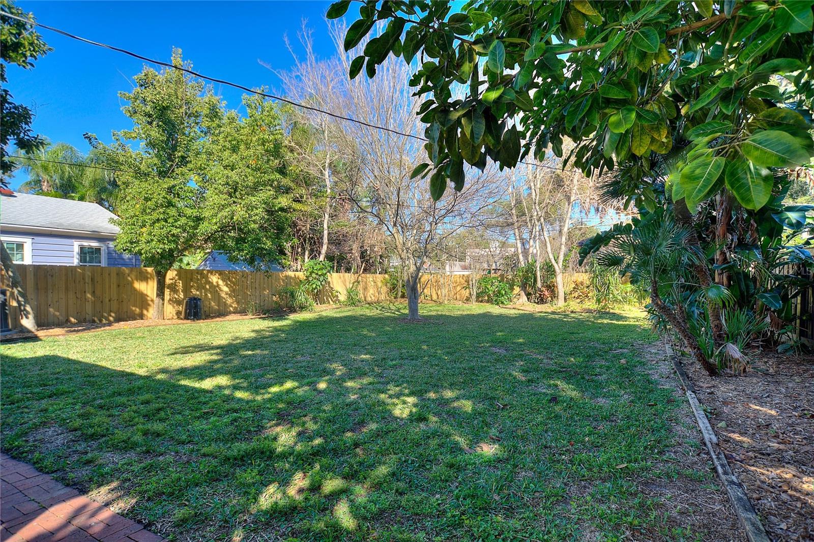 437 Richmond St Property Photo 24