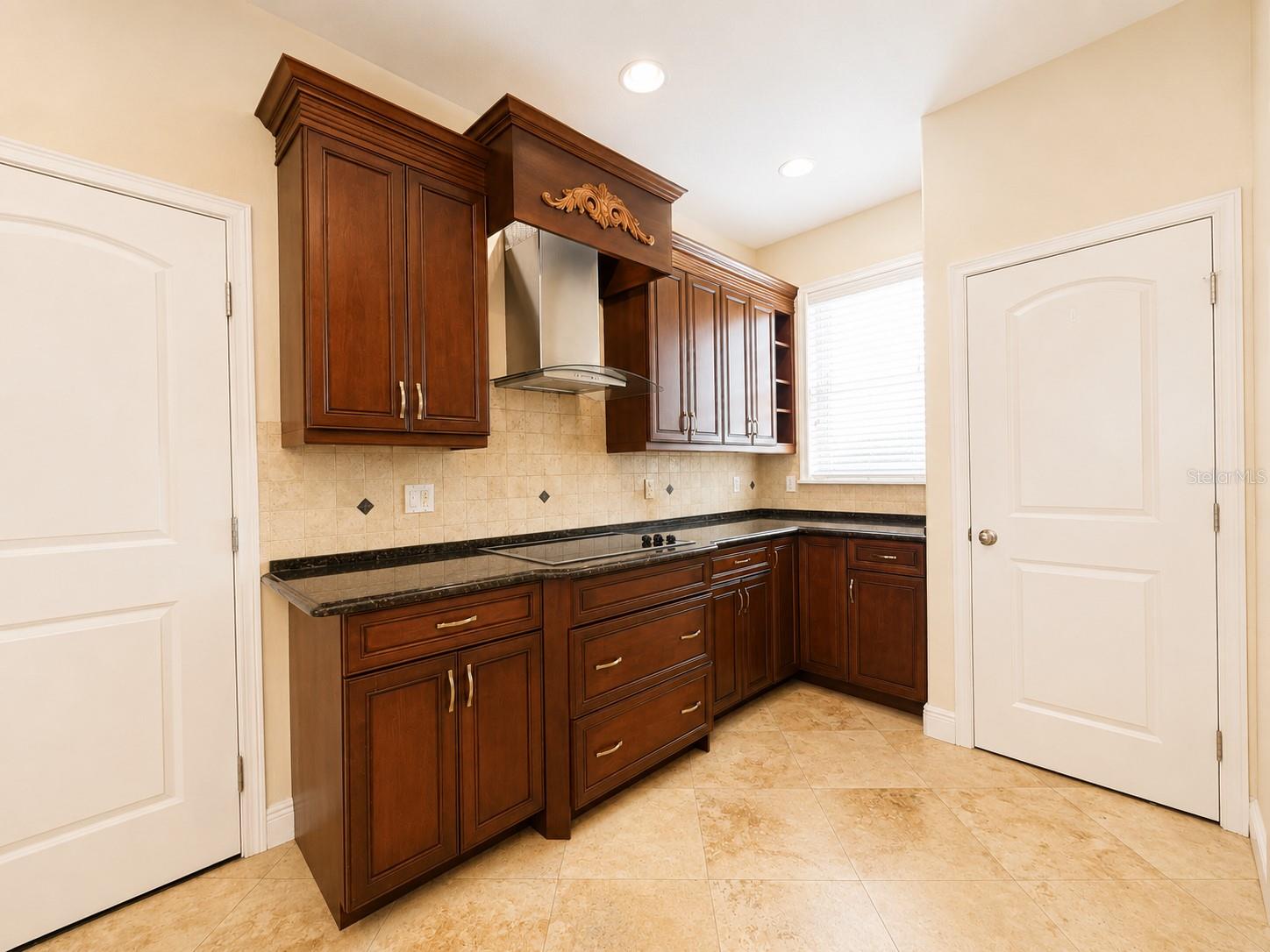 1409 Michigan Ave Property Photo 4