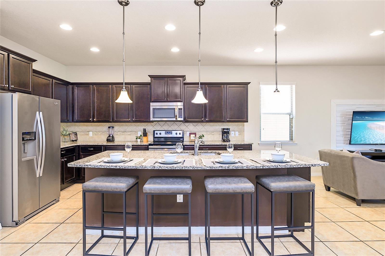O6430075 Property Photo 14