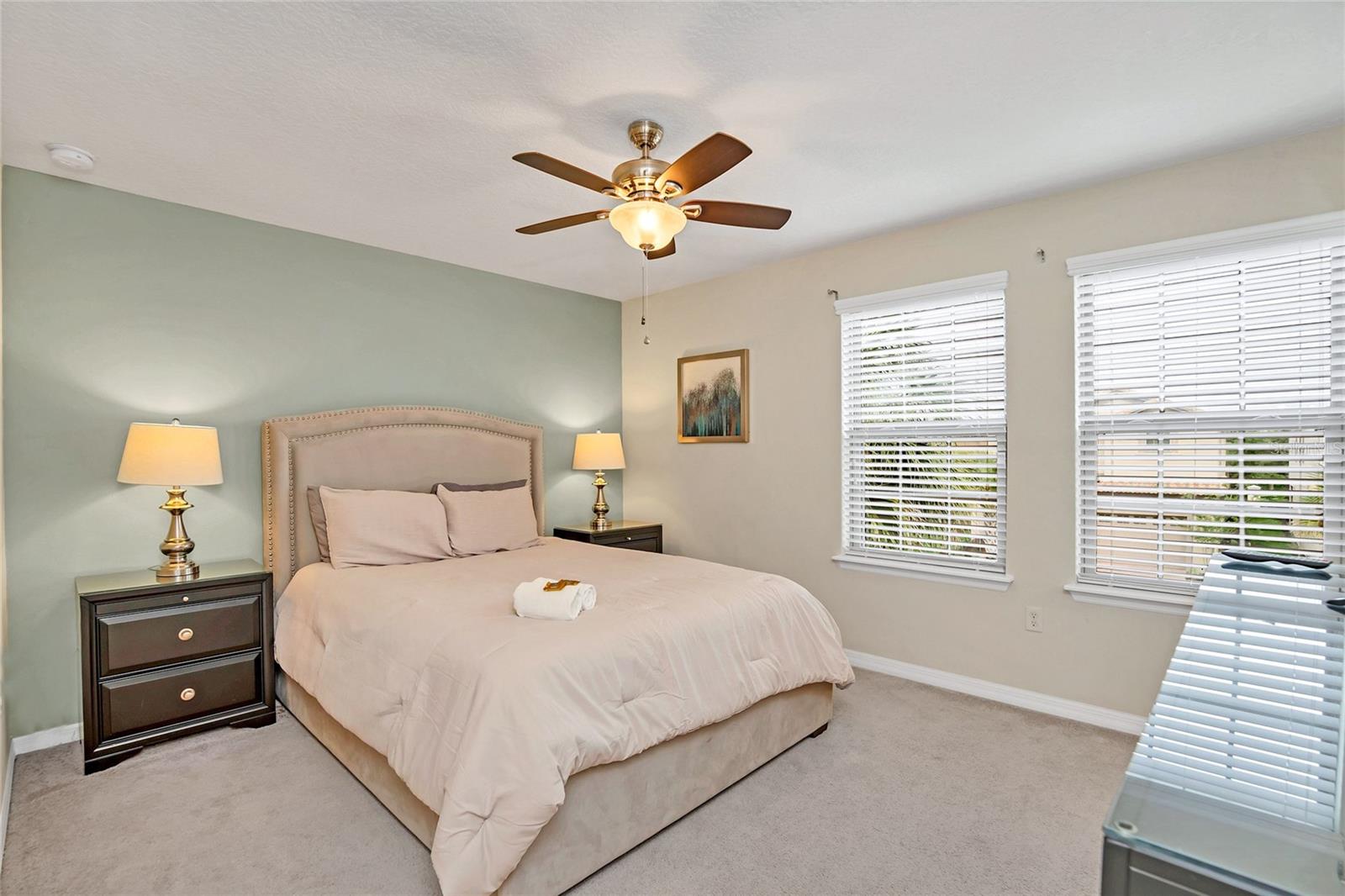 O6430075 Property Photo 27