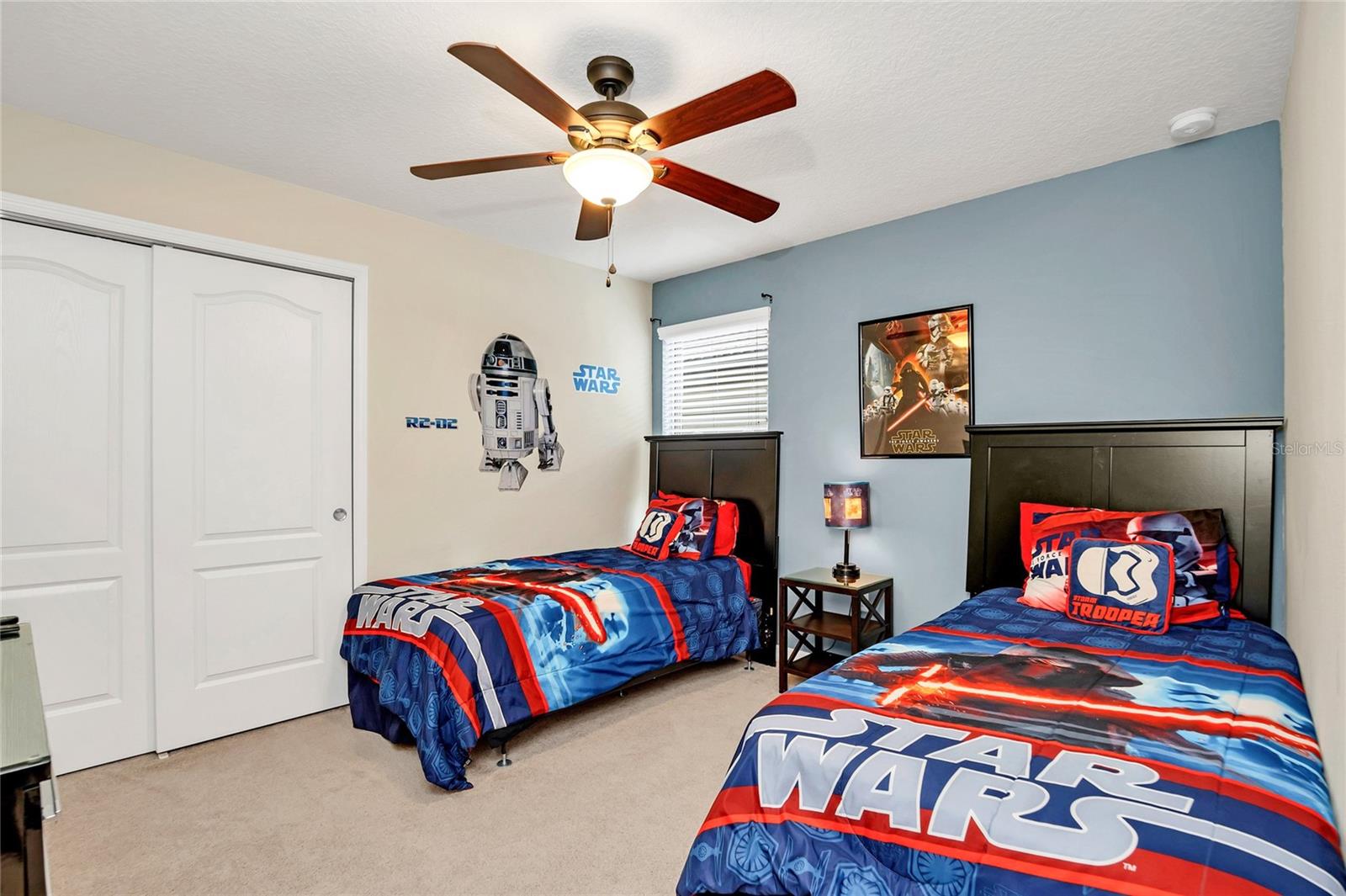 O6430075 Property Photo 35