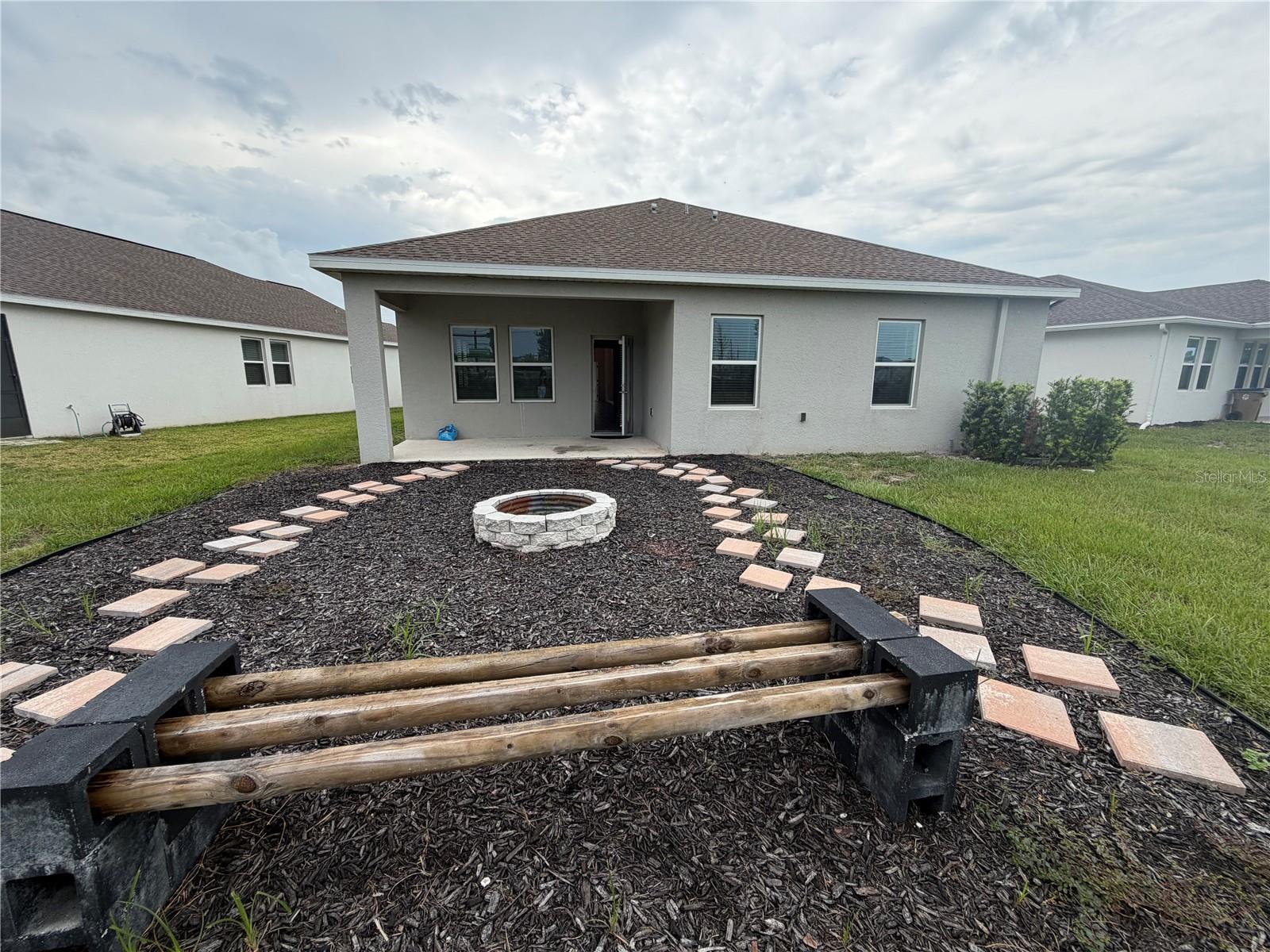 6464 Needle Way Property Photo 5