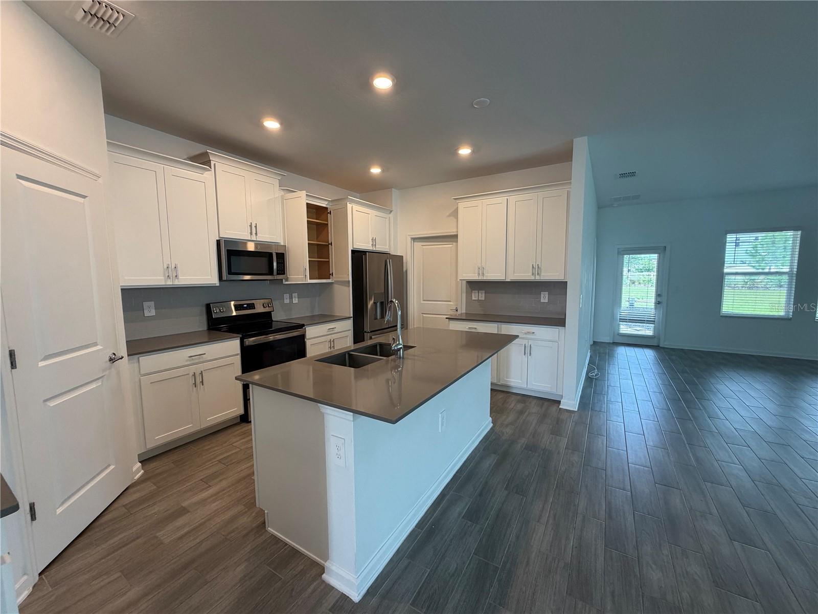 6464 Needle Way Property Photo 21