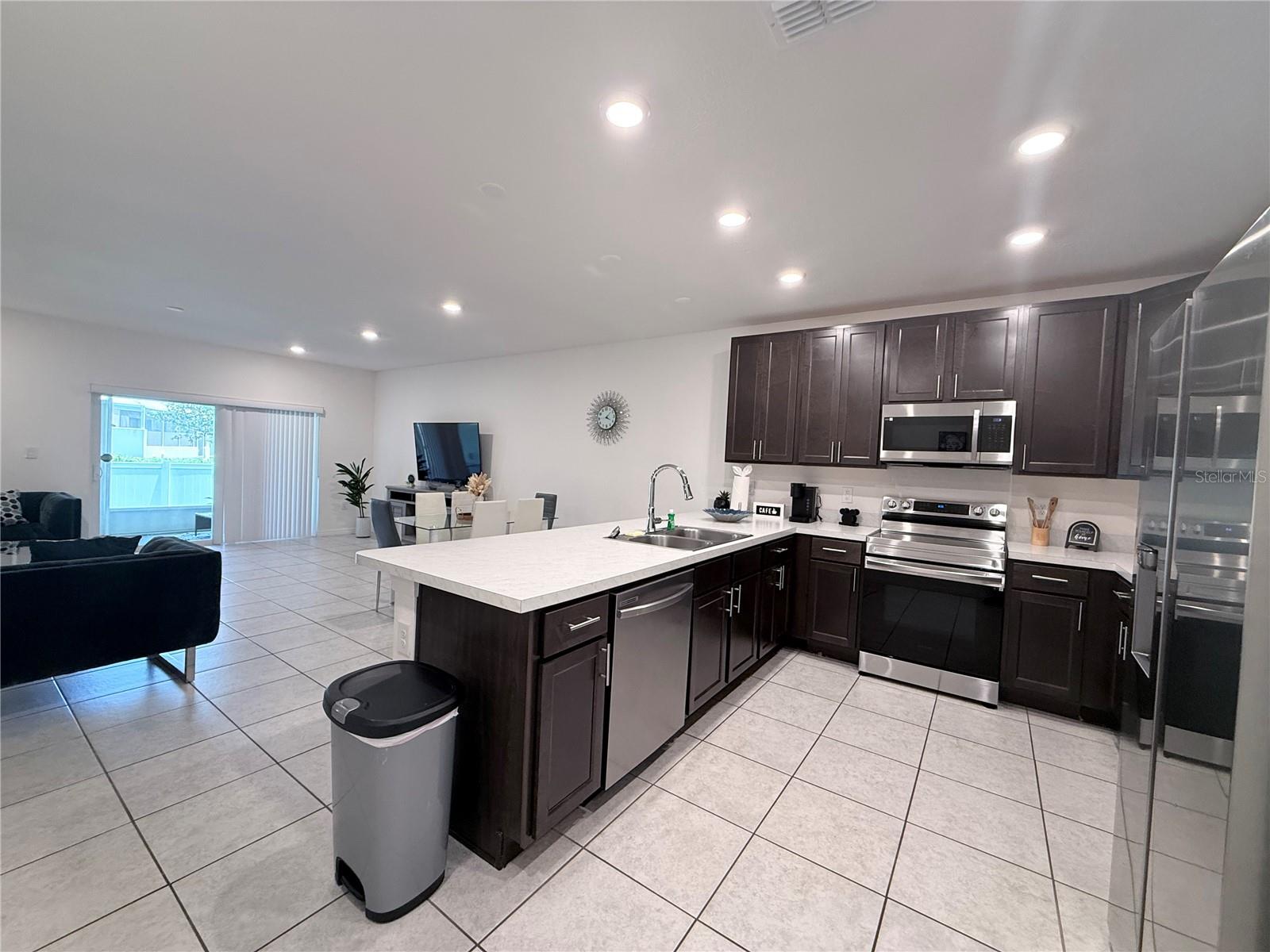 4875 Coral Castle Dr Property Photo 6