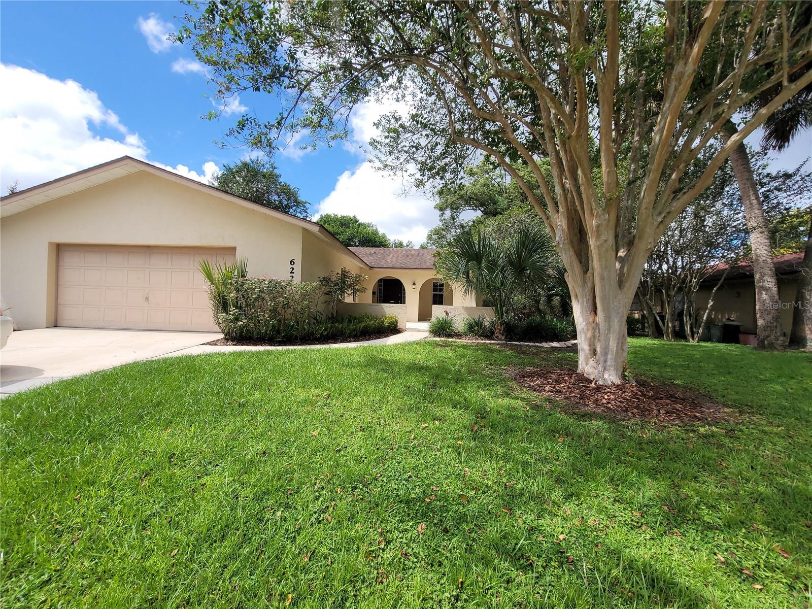 622 GREEN MEADOW AVE Property Photo 1