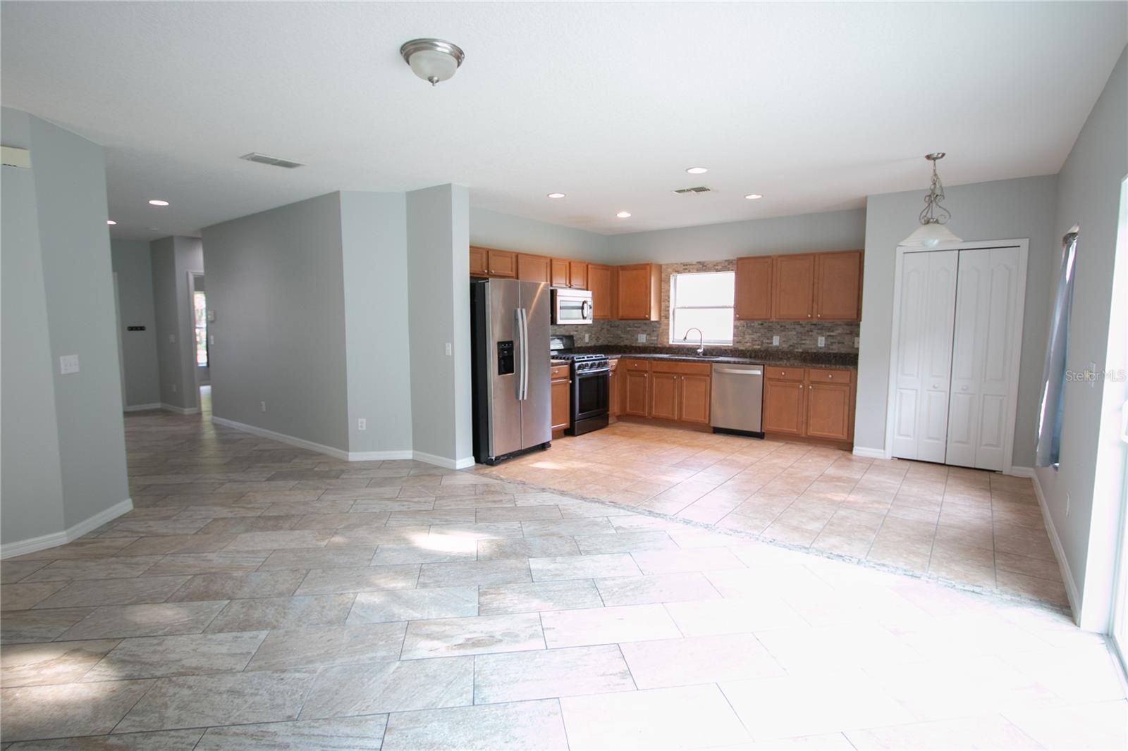 115 Gladesdown Ct Property Photo 11