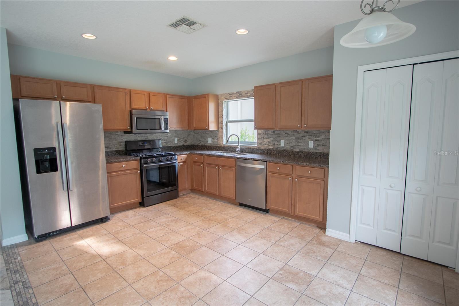 115 Gladesdown Ct Property Photo 13